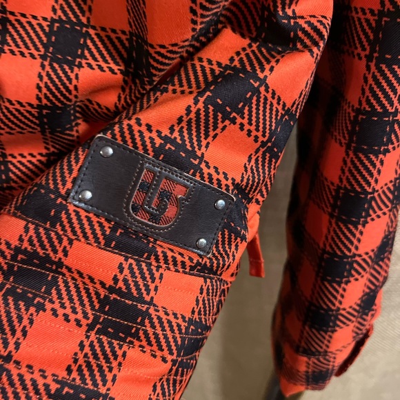 Burton snowboarding coat in great shape. Bought it here but did wear. - Picture 2 of 4